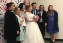 由於辦理一場傳統婚禮花費高、程序繁瑣，現在許多美國華人年輕人更傾向於「公證結婚」，既簡單又具意義。(美國《世界日報》資料圖)