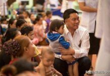 4年捐款近5000萬，他是柬埔寨最大的華人慈善家