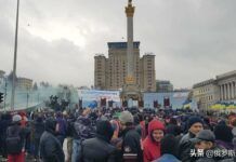 烏克蘭激進分子組織萬人集會，齊聲高呼波羅申科下台