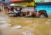 印尼水災 至少二死數百人疏散