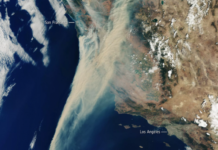 衛星圖像顯示加州山火已飄散出大量煙霧