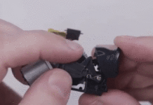 PS5手柄拆解視頻：搖杆和PS4的手柄一樣