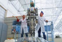 俄航天集團開始研製第一個艙外工作機器人Teledroid