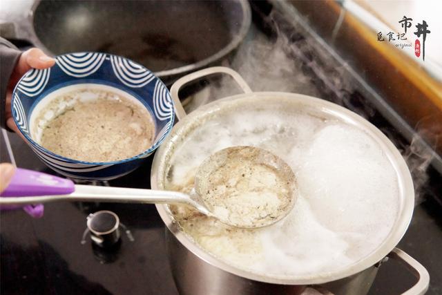 在家自製「萬能高湯」，一次做好放冰箱，隨吃隨取，煮什麼都香