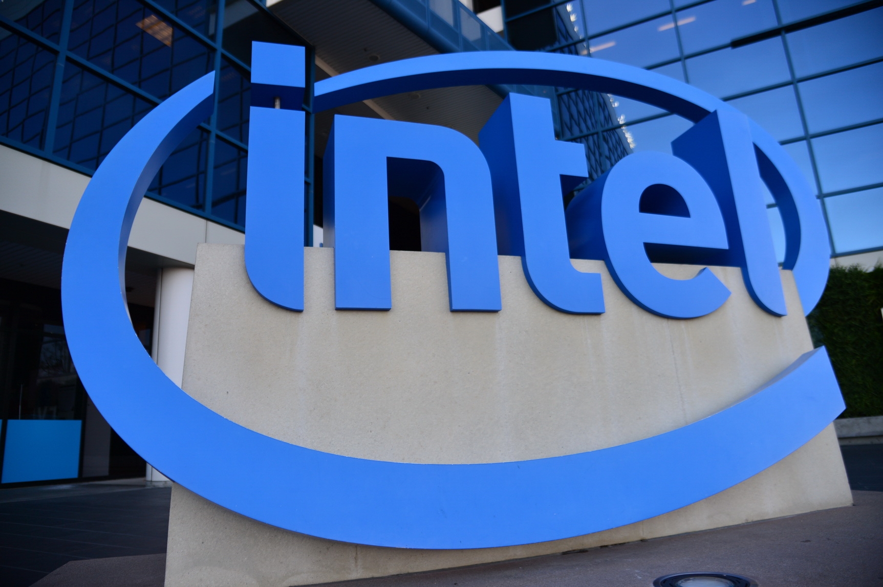 250億美元建廠 Intel：兩年追上台積電