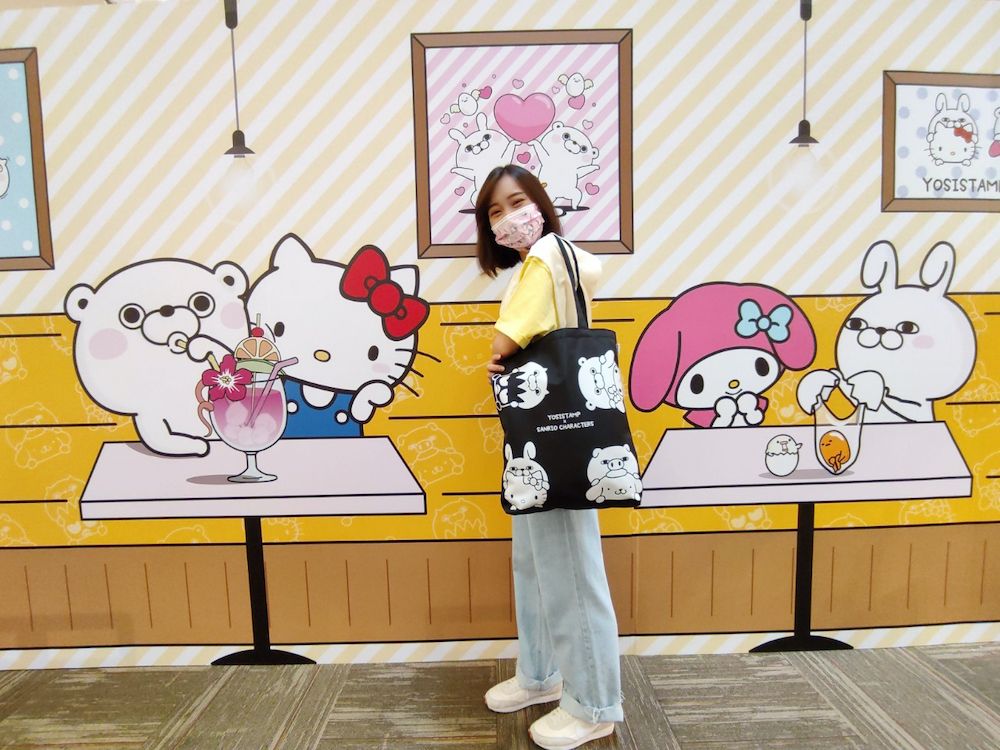 【全台】粉絲衝了啦！　YOSISTAMP「三麗鷗主題店」聯名快閃　必拍巨萌6米高「超大Hello Kitty」