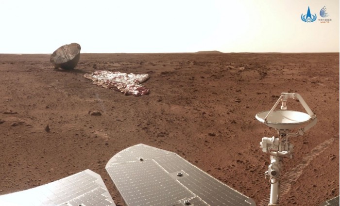 中國火星照上新 「祝融號」近距離「看」降落傘與背罩