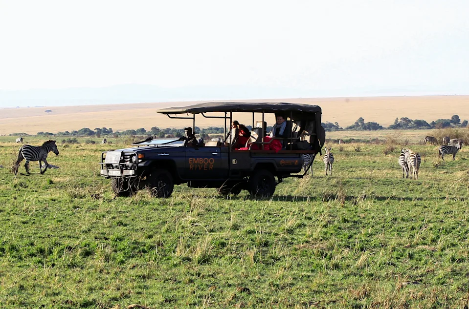 肯亞野生動物園公司使用電氣化越野車來消除發動機噪音