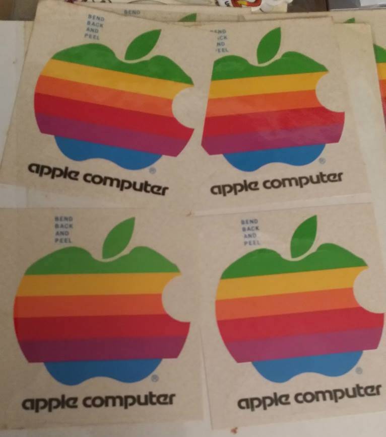 為什麼蘋果產品包裝里總會有貼紙？
