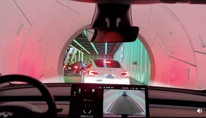 「無聊公司」的反堵車地下高速隧道竟然堵車了