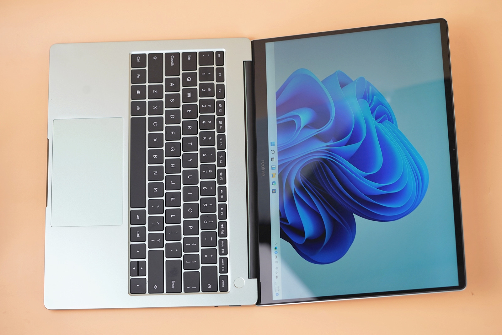 5000元內性能最強輕薄本 realmeBook增強版天青色圖賞
