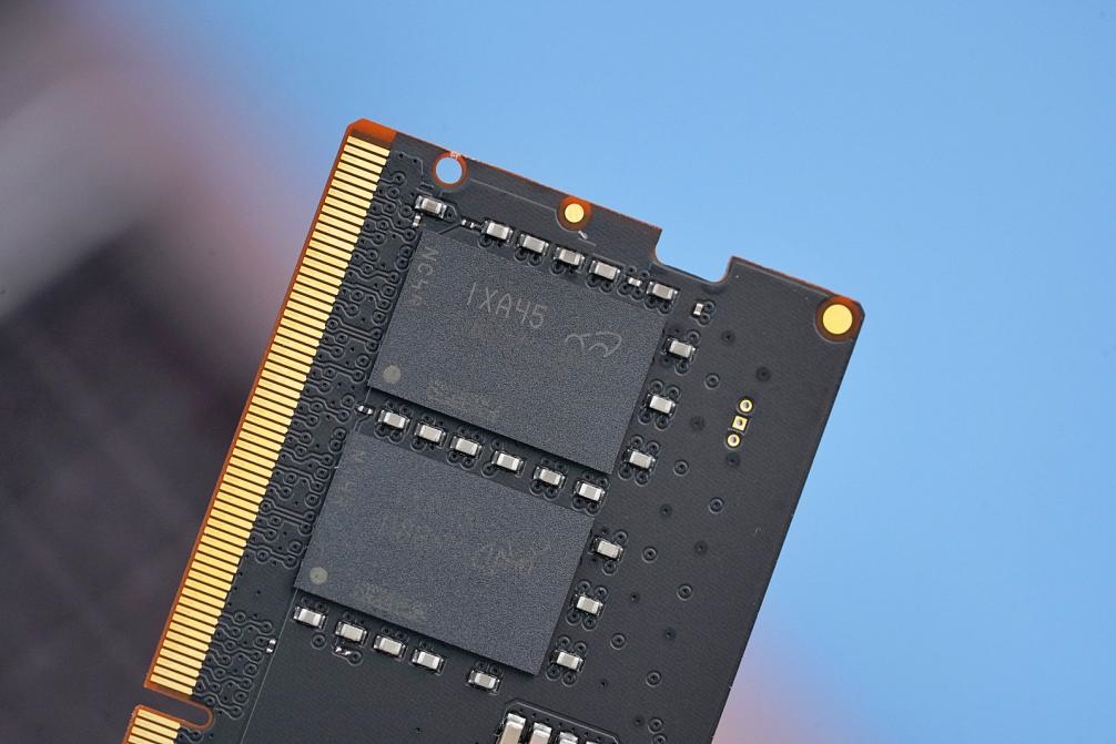 比DDR4快50% 英睿達DDR5-4800 8GB筆記本記憶體圖賞