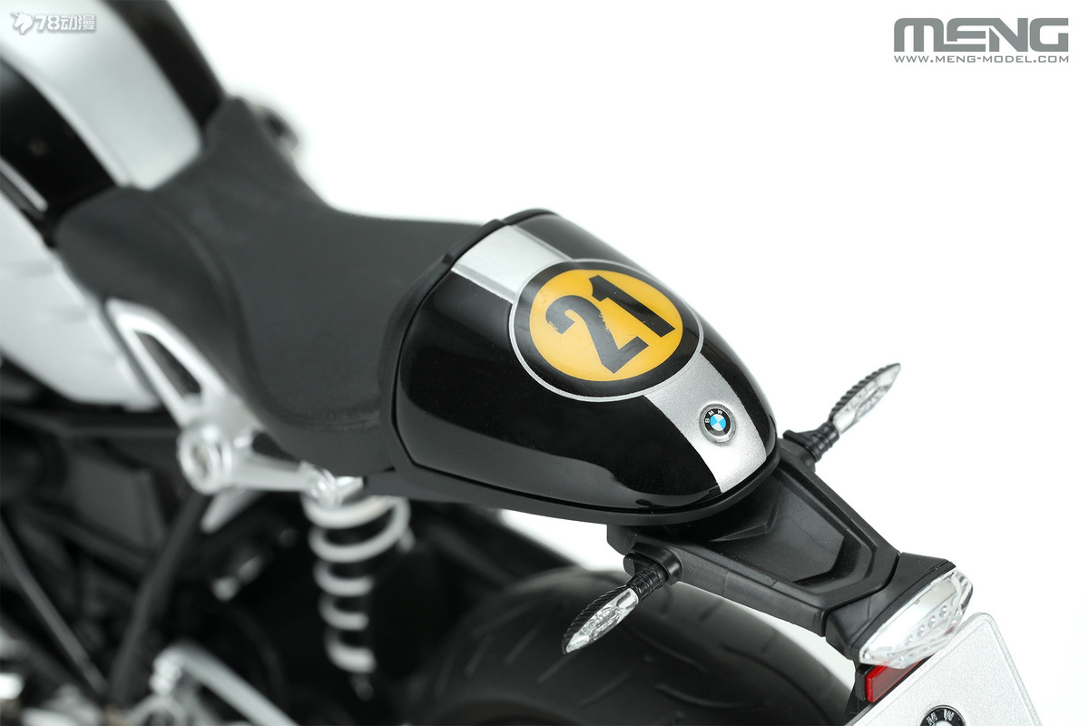 MENG模型 2023年1月 寶馬R nineT摩托車Option719 金屬風暴黑/復古色特別配色版