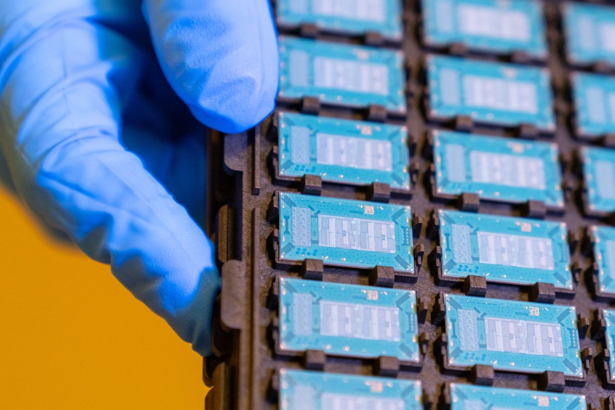 英特爾未來將會在封裝上使用玻璃基板：進一步提升電晶體密度